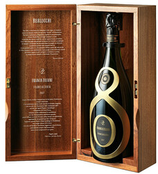 Игристое вино Guido Berlucchi. "Franco Ziliani 80". Franciacorta Brut Riserva DOCG. gift box. 1.5 л