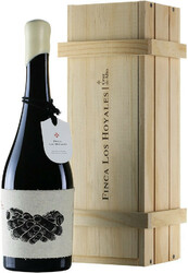 Вино Bodegas Cruz de Alba. "Finca Los Hoyales". Ribera del Duero DO. wooden box