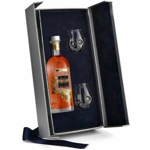 Граппа Castagner, "Fuoriclasse Barrique", gift box with 2 glasses, 0.7 л