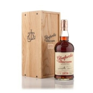 Виски Glenfarclas 1970 Family Casks (53.6%), wood box, 0.7 л