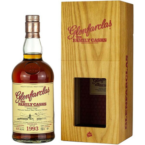 Виски Glenfarclas 1993 "Family Casks" (56,8%), wooden box, 0.7 л