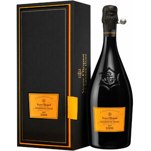 Шампанское Veuve Clicquot. "La Grande Dame". gift box "Carousel"